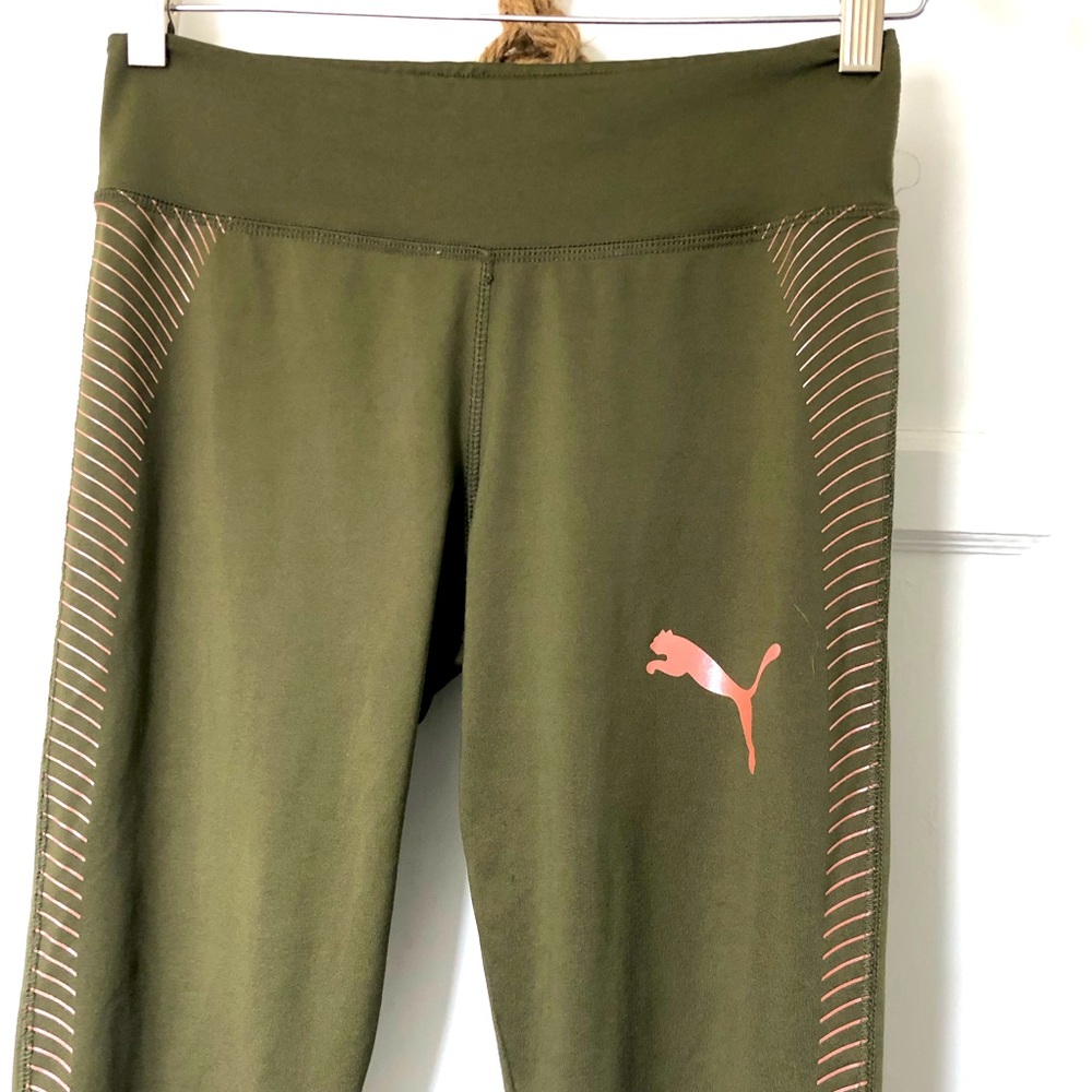 Green Puma exercises pants with pink detail